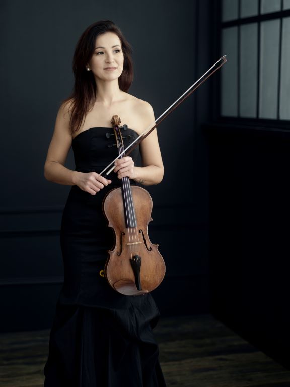 Elvira Misbakhova, violon alto